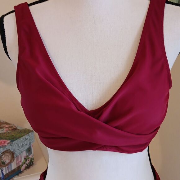 Beachsissi Red Two Piece Swimsuit. Coastal. Beachy. - Picture 4 of 13